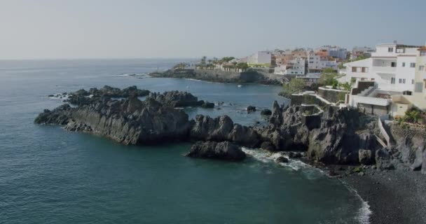 スペイン カナリア諸島 テネリフェ島の南海岸に位置するAlcala 小さな港と漁村 — ストック動画