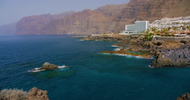 Unrecognizable People Enjoying Natural Pool Atlantic Ocean Tenerife Acantilados Los — Vídeo de Stock