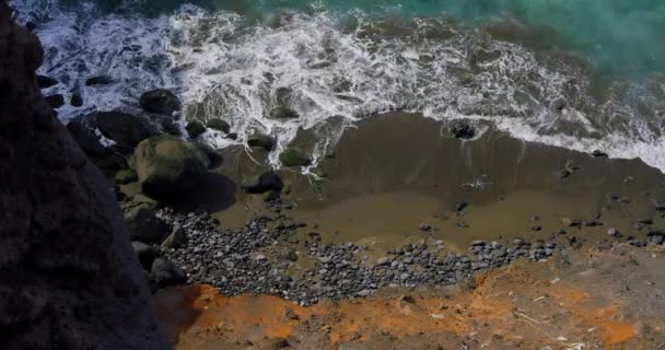 Black Sand Volcanic Rocky Beach Huge Waves Tenerife Cinematic Seascape — ストック動画