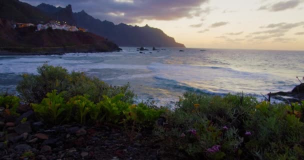 Beautiful Golden Sunset North Tenerife Atlantic Ocean Almaciga Black Sandy — Vídeo de Stock