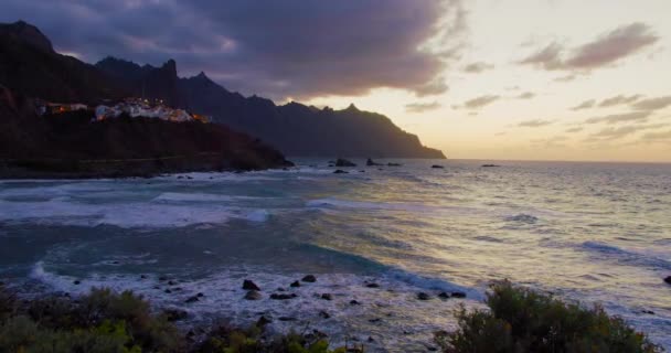 Beautiful Golden Sunset North Tenerife Atlantic Ocean Almaciga Black Sandy — Stockvideo