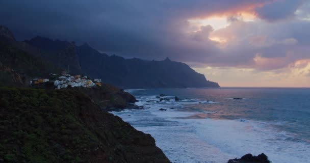 Tramonto Sulle Rocce Del Mare Onde Dell Oceano Atlantico Con — Video Stock