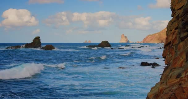 Belle Onde Oceaniche Che Infrangono Sulla Riva Rocciosa Tenerife Oceano — Video Stock