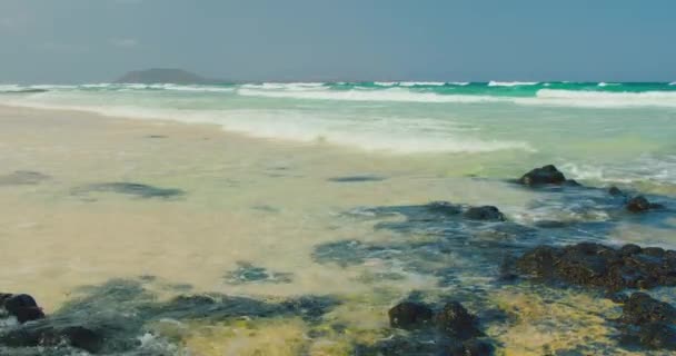 Volcanic Beach White Sand Crystal Clear Blue Water Turquoise Sea — Stok video