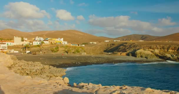 Spain Canary Islands Fuerteventura Sandy Volcanic Beach Little Town Ajuy — Vídeo de Stock