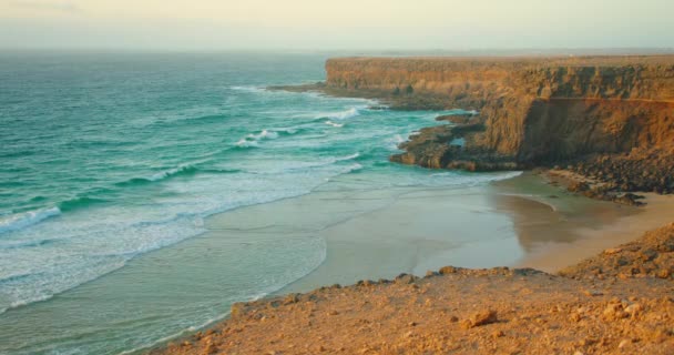 Fuerteventura Mountains Seascape Canary Islands Meet Atlantic Ocean Beautiful Landscape — Stockvideo
