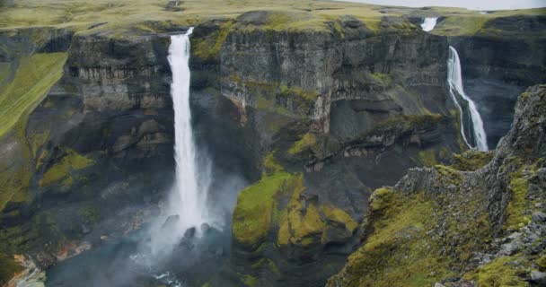 Πιο Όμορφο Καταρράκτη Haifoss Στην Ισλανδία Highland — Αρχείο Βίντεο