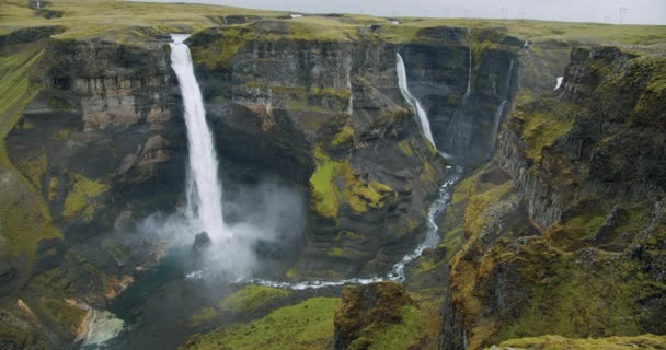 Πιο Όμορφο Καταρράκτη Haifoss Στην Ισλανδία Highland — Αρχείο Βίντεο