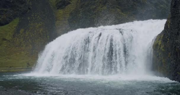 Islandia Blisko Pięknego Wodospadu Stjornarfoss Niedaleko Kirkjubaejarklaustur — Wideo stockowe