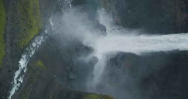 İzlanda 'daki en güzel Haifoss şelalesi..