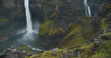 İzlanda 'daki en güzel Haifoss şelalesi..