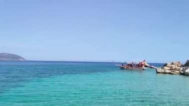 Antalya, Türkiye - Türkiye 'ye yat turu Maldivler Suluada, Adrasan' daki ünlü mavi denizde.