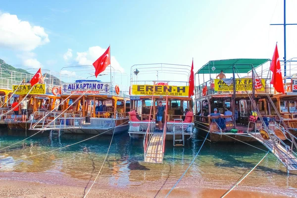 Antalya Turkije Oktober 2020 Mensen Hebben Plezier Jacht Aan Kust — Stockfoto