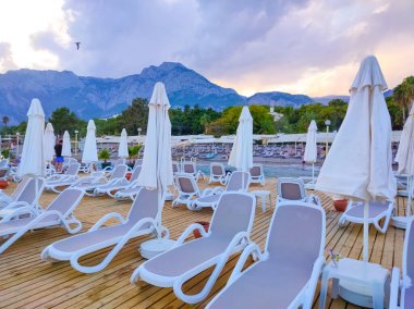 Akdeniz kıyısındaki Goynuk plajı Kemer, Antalya riviera, Türkiye.