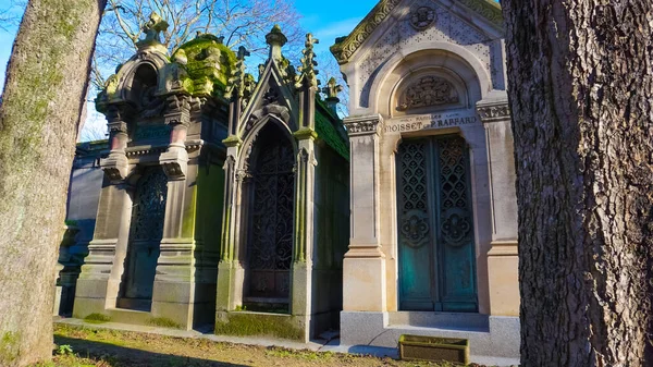 2022年1月1日 法国巴黎 拉查斯公墓的坟墓和墓穴 这是许多名人的最后安息之所 — 图库照片