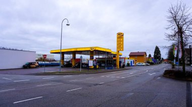 Dortmund, Almanya - 28 Aralık 2021: Dortmund, Almanya 'daki JET benzin istasyonu