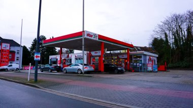 Dortmund, Almanya - 28 Aralık 2021: Dortmund, Almanya 'daki yıldız gaz ve benzin istasyonu - 28 Aralık 2021