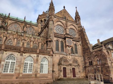 Leydi 'mizin Katedrali ya da Katedrali Notre-Dame de Strasbourg, Strasbourg Katedrali, Strasbourg, Fransa. Roma Katolik Katedrali 1176-1439 yılları arasında Roma 'da inşa edilmiştir..