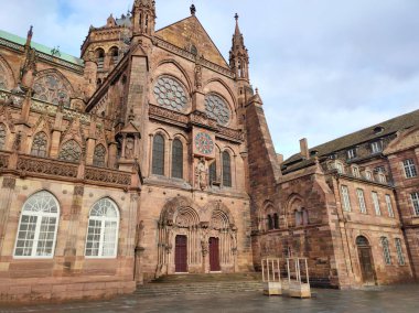 Leydi 'mizin Katedrali ya da Katedrali Notre-Dame de Strasbourg, Strasbourg Katedrali, Strasbourg, Fransa. Roma Katolik Katedrali 1176-1439 yılları arasında Roma 'da inşa edilmiştir..