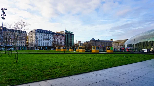 Strasbourg Alsace France Décembre 2021 Des Gens Approchent Gare Lunettes — Photo