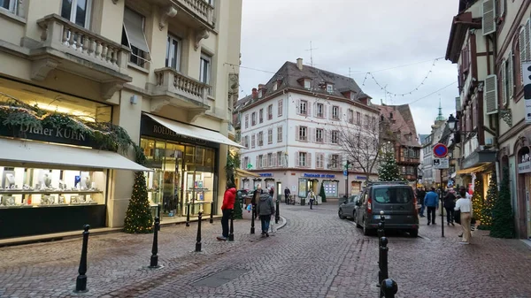 Colmar France December 2021 People Going Street Christmas Decorations Colmar — стоковое фото