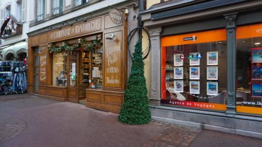 Colmar, Fransa - 30 Aralık 2021: le comptoir de Mathilde Chocolaterie marka metin dükkanının market logosu