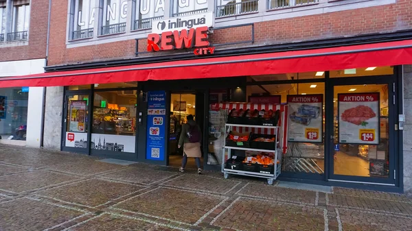 Aachen Januar 2022 Der Eingang Eines Rewe Supermarktes Mit Schild — Stockfoto