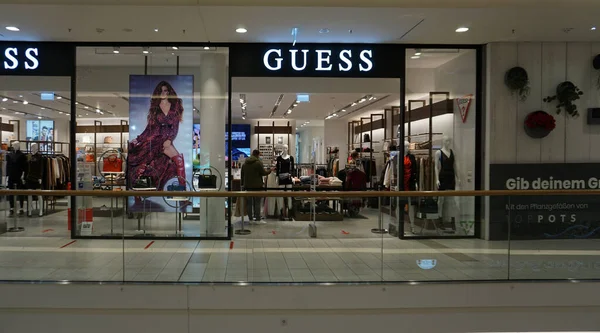 Aix Chapelle Allemagne Janvier 2022 Guess Store Aquis Plaza Est — Photo