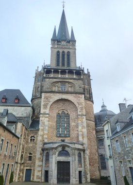Almanya 'daki Aachen Katedrali' nin batı girişi.