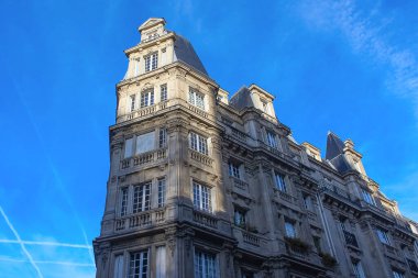 Paris 'te Montmartre' a doğru cephe ve çatı manzarası