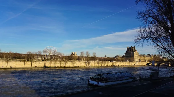 Croisière Bateau Sur Seine Lors Une Journée Ensoleillée Hiver Paris — Photo