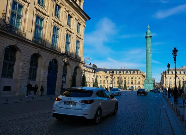 2022年1月1日 法国巴黎 1702年1月1日 人们在Vendome广场 Place Vendome Wich 附近下葬 广场中央原来的文多姆柱是拿破仑一世建造的 — 图库照片