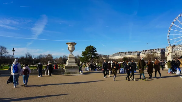 Paris Frankreich Januar 2022 Menschen Der Nähe Des Riesenrads Roue — Stockfoto