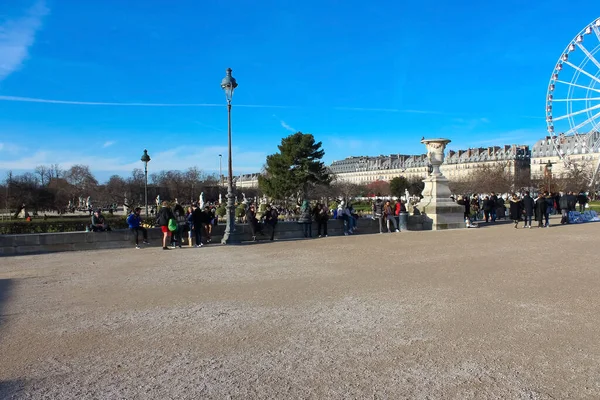 Paris Frankreich Januar 2022 Menschen Der Nähe Des Riesenrads Roue — Stockfoto