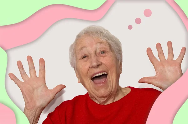 Old Smiling Woman Happy Expression Her Face Art Studio Background — Stock Photo, Image