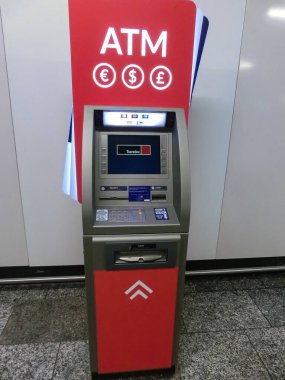 Miami, ABD - 22 Nisan 2022 City National Bank 'ın ATM' si. Bankacılık ve finans için de kullanılabilir.