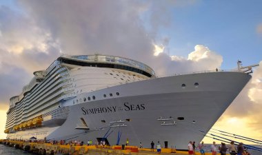 Costa Maya, Meksika... 24 Nisan 2022, Roatan, Honduras 'a yanaşan en büyük deniz senfonisi.