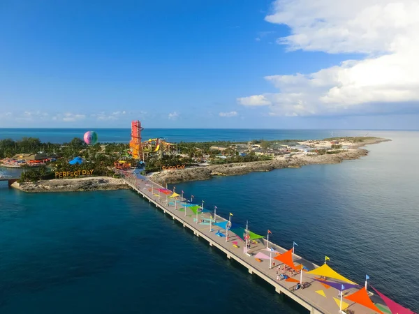 2021年4月29日 巴哈马科科礁 Coco Cay 皇家加勒比游轮公司旗下的私人岛屿Cococay的空中景观 游客可以在此度过愉快的一天 — 图库照片