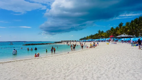 Coco Cay Bahamas Abril 2022 Gente Divierte Cococay Isla Bahamas —  Fotos de Stock