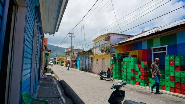 Puerto Plata Mei 2022 Lokale Bevolking Buurt Van Kleurrijke Gebouwen — Stockfoto