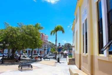 Puerto Plata, DR - 04 Mayıs 2022: Puerto Plata, Dominik Cumhuriyeti 'ndeki binalar