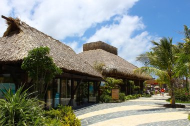 Puerto Plata, DR - 10 Ocak 2022: Puerto Plata, Dominik Cumhuriyeti 'ndeki Taino Koyu yolcu gemisinden alışveriş.