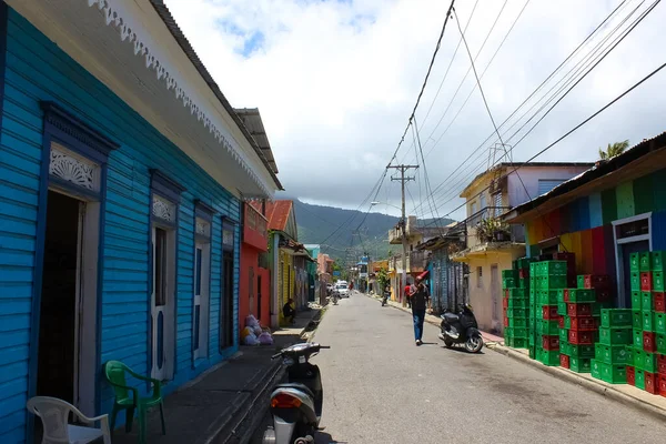 Puerto Plata Mei 2022 Lokale Bevolking Buurt Van Kleurrijke Gebouwen — Stockfoto