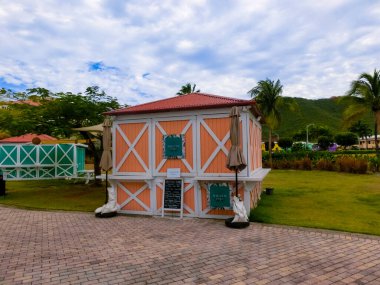 St Thomas, USVI - 4 Mayıs 2022: St Thomas, USVI 'deki Yacht Haven Grande marinasının görüntüsü.