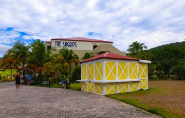 St Thomas, USVI - 4 Mayıs 2022: St Thomas, USVI 'deki Yacht Haven Grande marinasının görüntüsü.