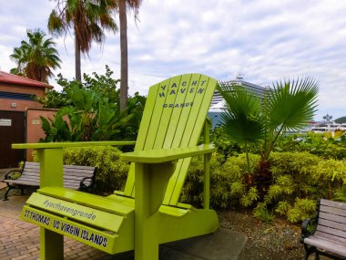 St Thomas, USVI - 4 Mayıs 2022: St Thomas, USVI 'deki Yacht Haven Grande marinasının görüntüsü.