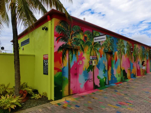 St Thomas, USVI - 4 Mayıs 2022: St Thomas, USVI 'deki Yacht Haven Grande marinasının görüntüsü.