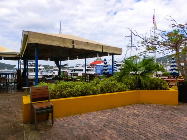 St Thomas, USVI - 4 Mayıs 2022: St Thomas, USVI 'deki Yacht Haven Grande marinasının görüntüsü.
