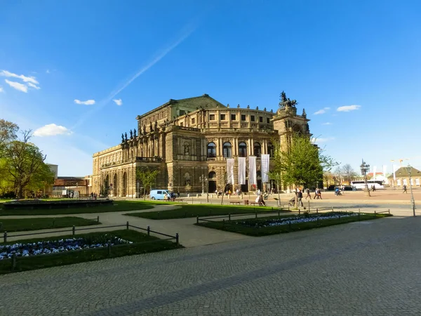 Dresde Alemania Abril 2022 Vista Frontal Del Teatro Ópera — Foto de Stock