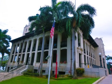 San Juan, Porto Riko - 02 Mayıs 2022 San Juan, Porto Riko 'nun merkezindeki renkli bina